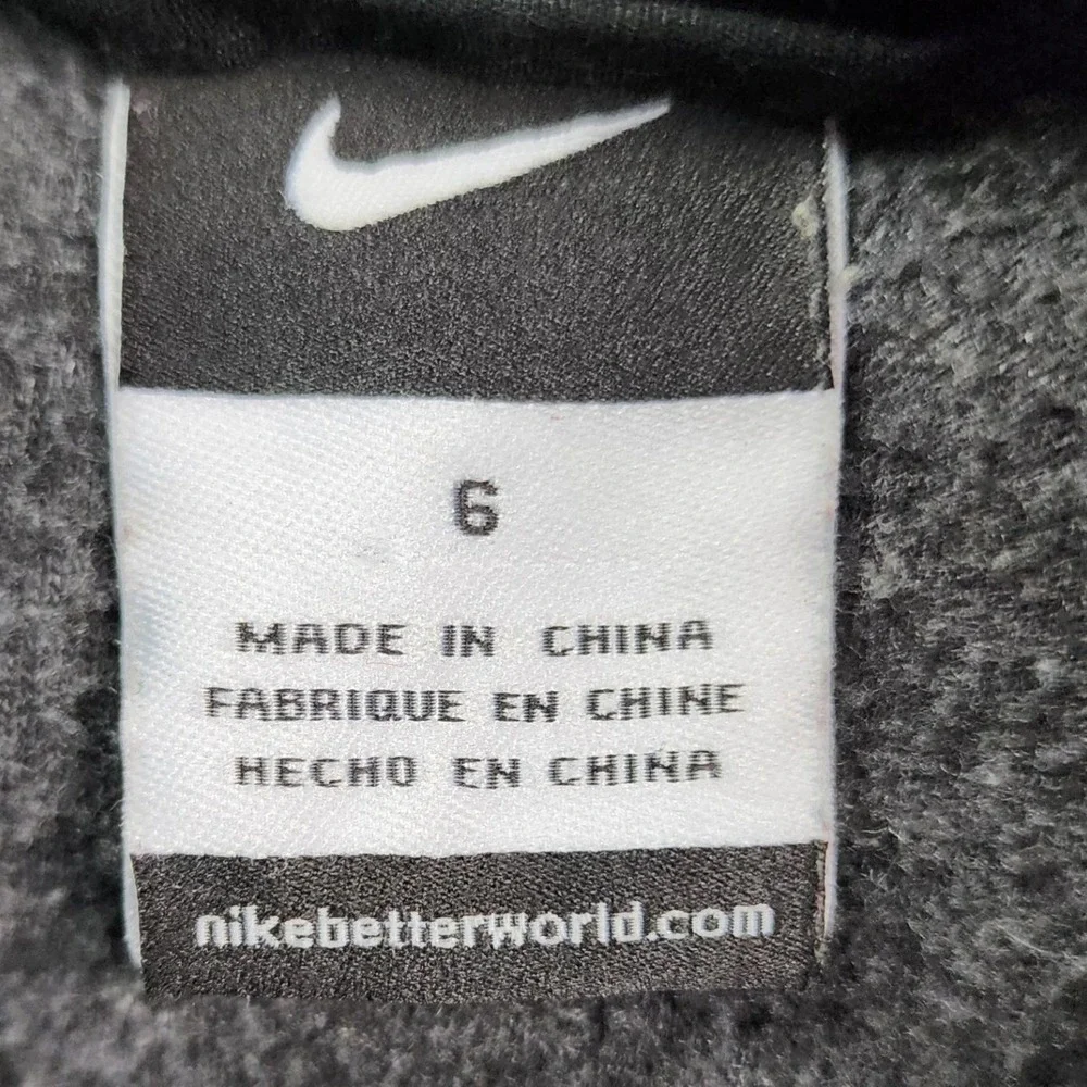 Nike Unisex Kids 6 Gray Black Full Zip Fleece Jacket Gorpcore Sporty‎ Activewear